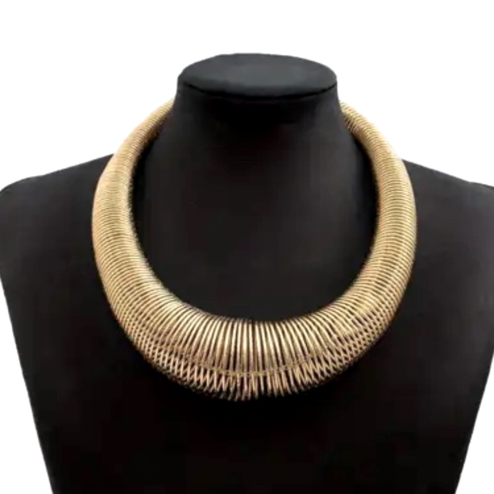 Nwt Eye Candy La Gorgeous Spiral Gold Tone Chocker Necklace